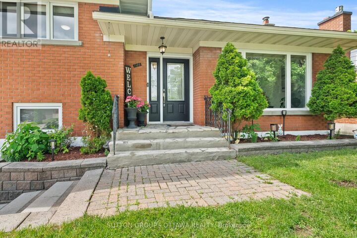 Property Photo:  1166 Whitmore Avenue  ON K2C 2N8 