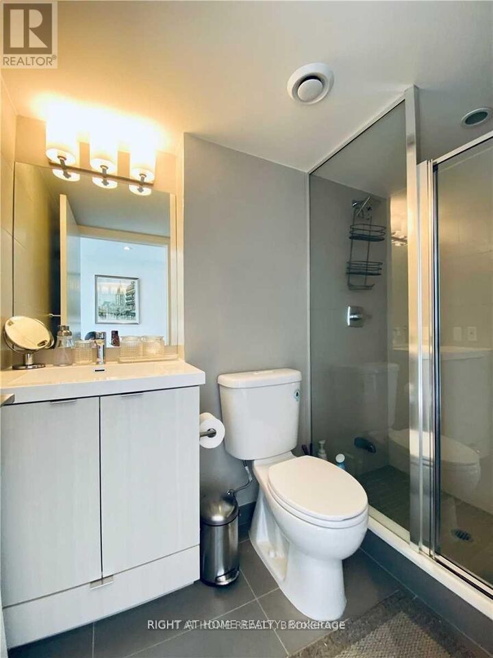 Property Photo:  89 McGill Street 1412  ON M5B 0B1 