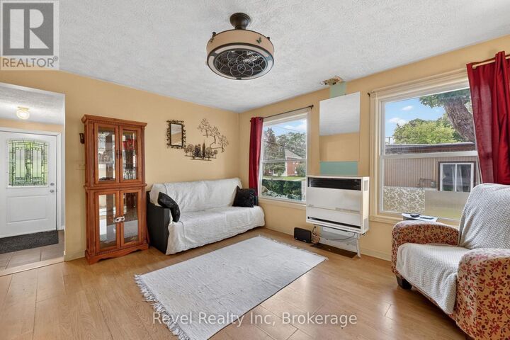 Property Photo: 762 Seventh Avenue ON L0K 1R0