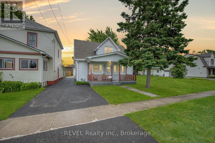 Property Photo:  35 Humboldt Parkway  ON L3K 2H1 