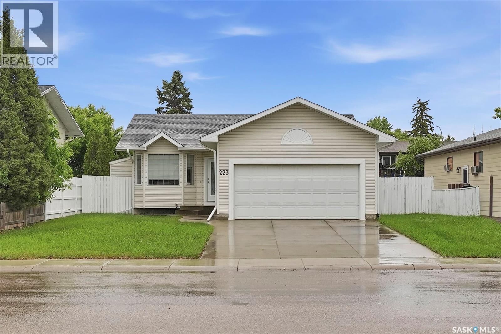 Property Photo: 223 Wedge Road SK S7L 6E8