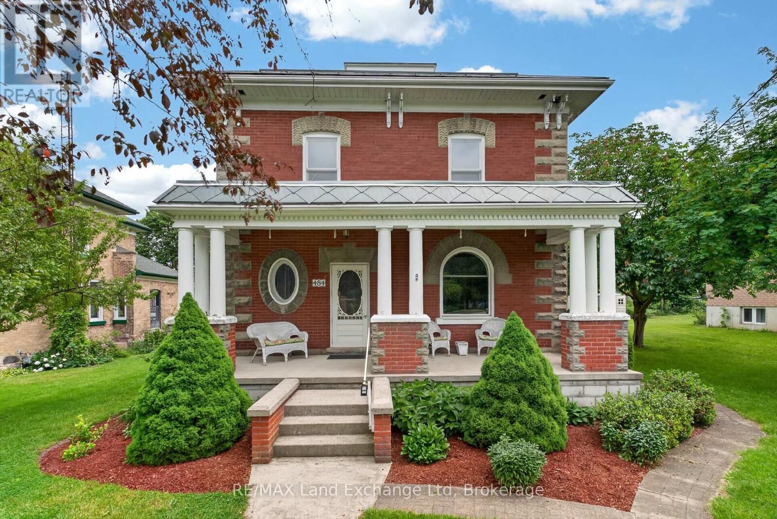 Property Photo:  484 Queen Street  ON N0M 1H0 