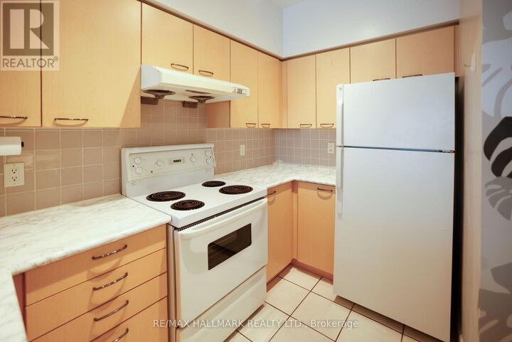 Property Photo:  62 Suncrest Boulevard 112  ON L3T 7Y6 