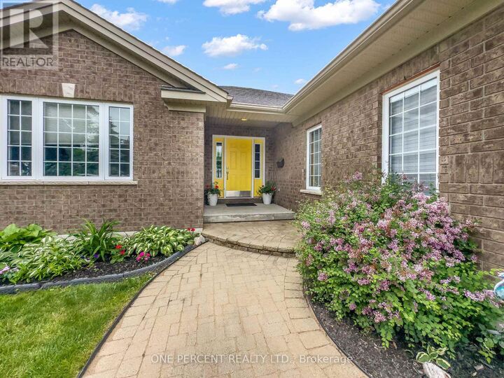 Property Photo:  4 Jason Crescent  ON K8V 6P3 