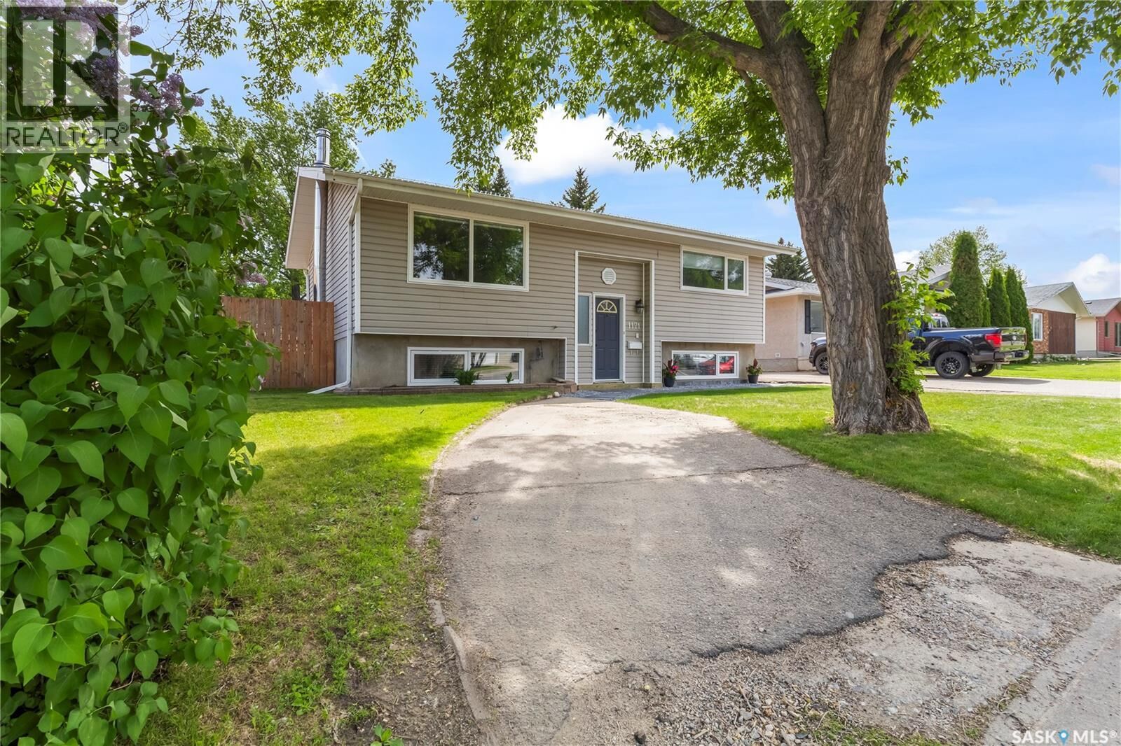 Property Photo: 1171 Cook Drive SK S6V 2R7