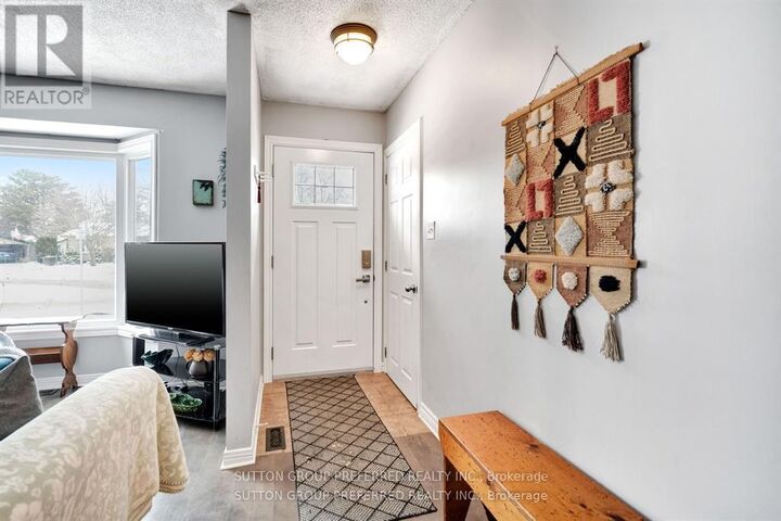 Property Photo:  63 Dundee Court  ON N6C 5E4 