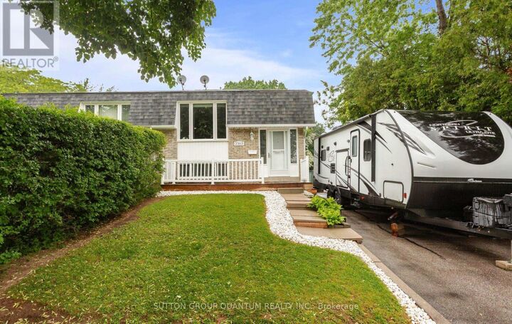 Property Photo:  2363 Holyhead Drive  ON L7P 3V2 