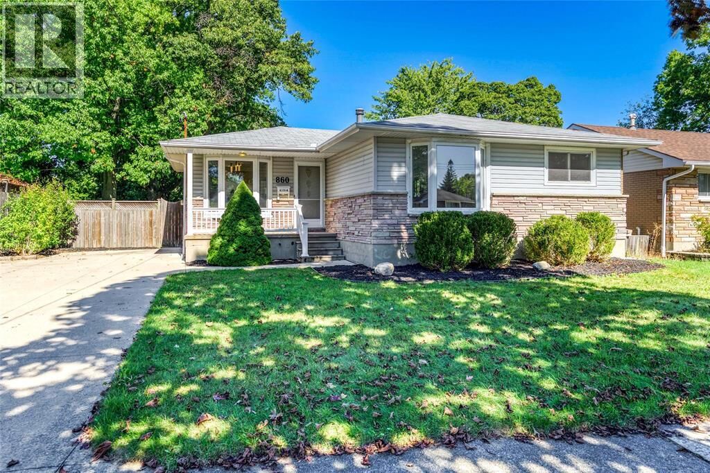 Property Photo: 860 Champlain Drive ON N7V 2G1