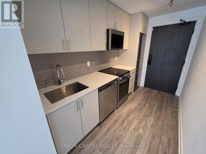 Property Photo: 1005 Dundas Street East 709 ON L6H 8C7