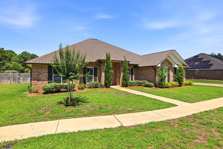 Property Photo:  2892 Chancery Lane  FL 32539 
