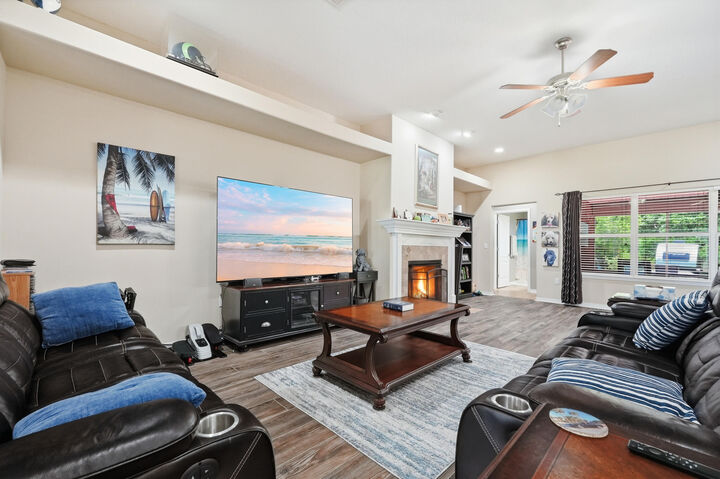 Property Photo: 7808 Fenwick Street FL 32566