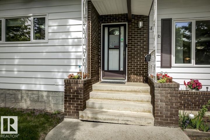 Property Photo:  4316 117 Street NW  AB T6J 1T8 