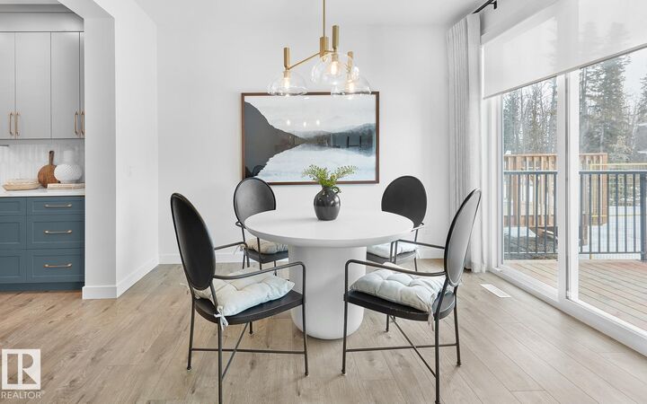 Property Photo: 5314 Hawthorn Close SW AB T6X 3N5