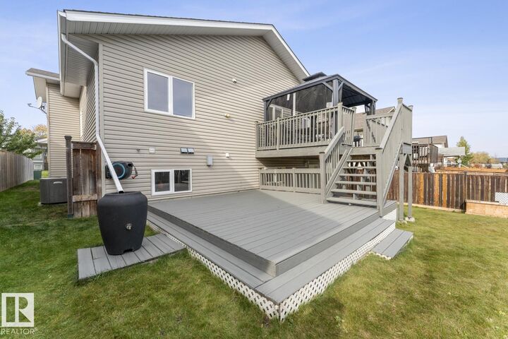 Property Photo:  2104 7 Street  AB T9M 2B9 