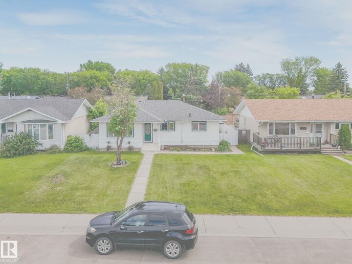 Property Photo:  15916 88B Avenue NW  AB T5R 4N7 