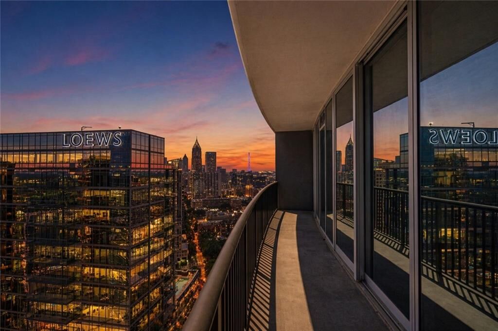 Property Photo: 1080 Peachtree Street NE 3304 GA 30309