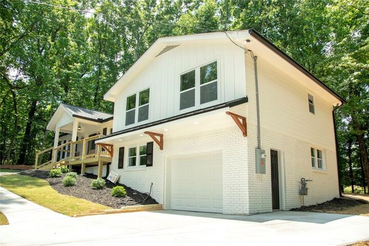 Property Photo: 5545 Crestview Drive GA 30102