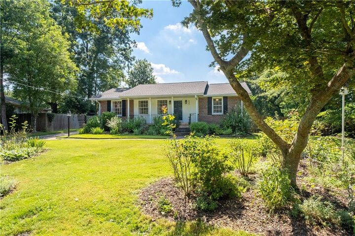 Property Photo:  835 Alberson Court  GA 30033 
