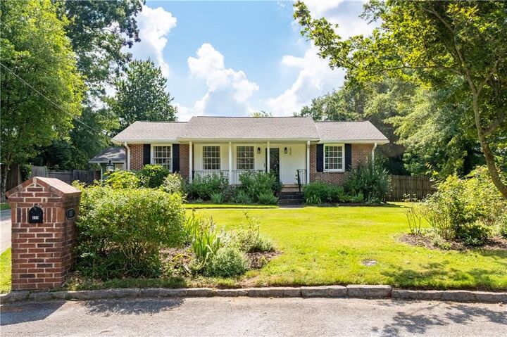 Property Photo:  835 Alberson Court  GA 30033 