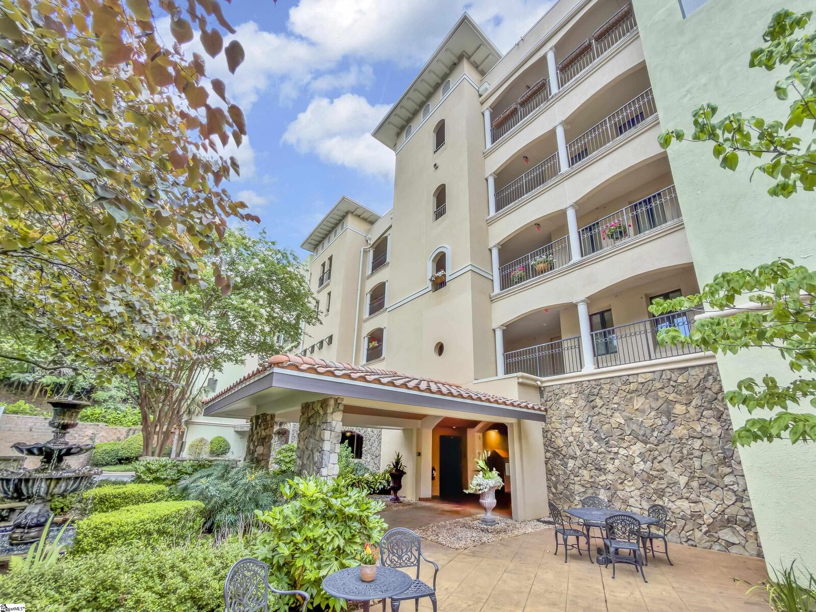 Property Photo: 1209 E Washington Street Unit 101 SC 29601