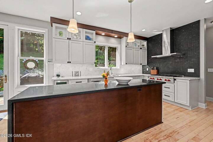 Property Photo: 39 Glenville Street CT 06831