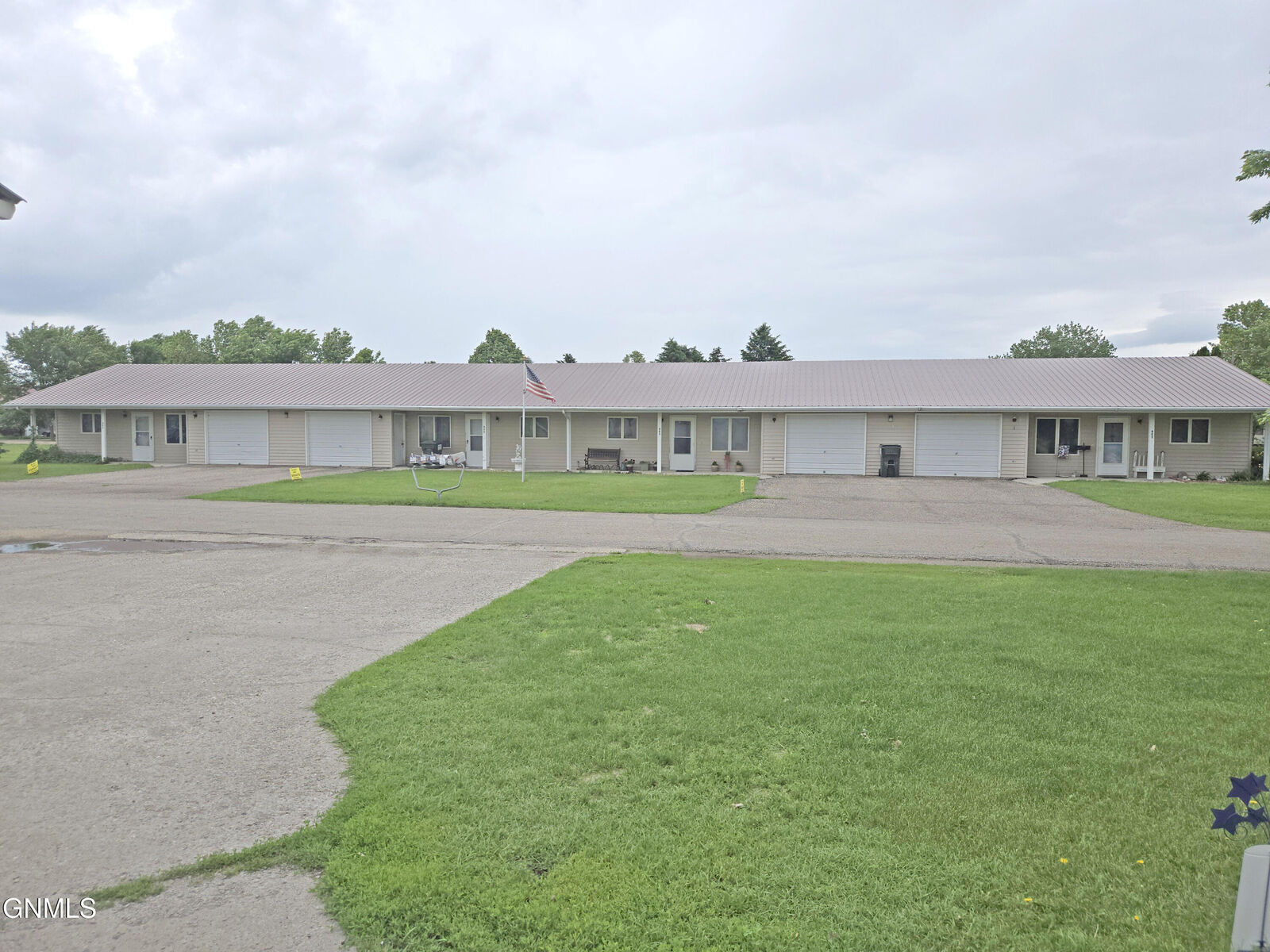Property Photo: 401 2nd Avenue NE ND 58482
