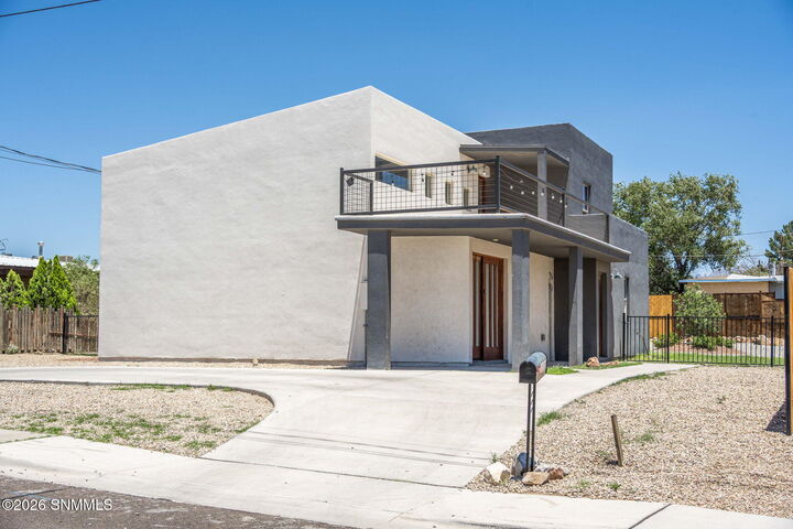 Property Photo:  1118 N Campo Street  NM 88001 