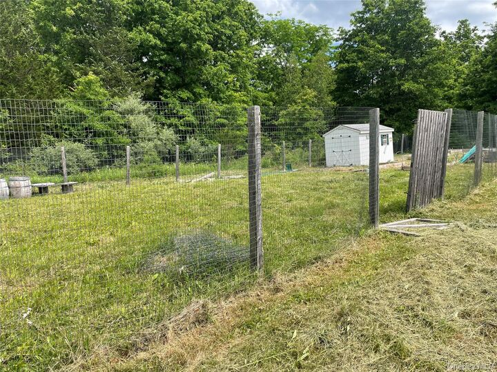 Property Photo:  452 County Route 17  NY 12566 