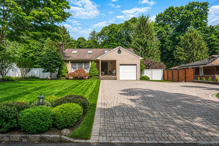 Property Photo:  16 Lakecrest Lane  NY 11779 