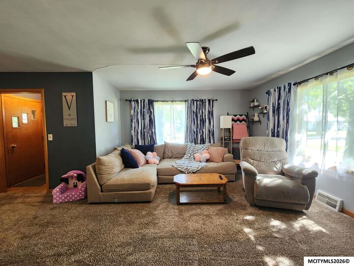 Property Photo:  24 2nd St NW  IA 50458 