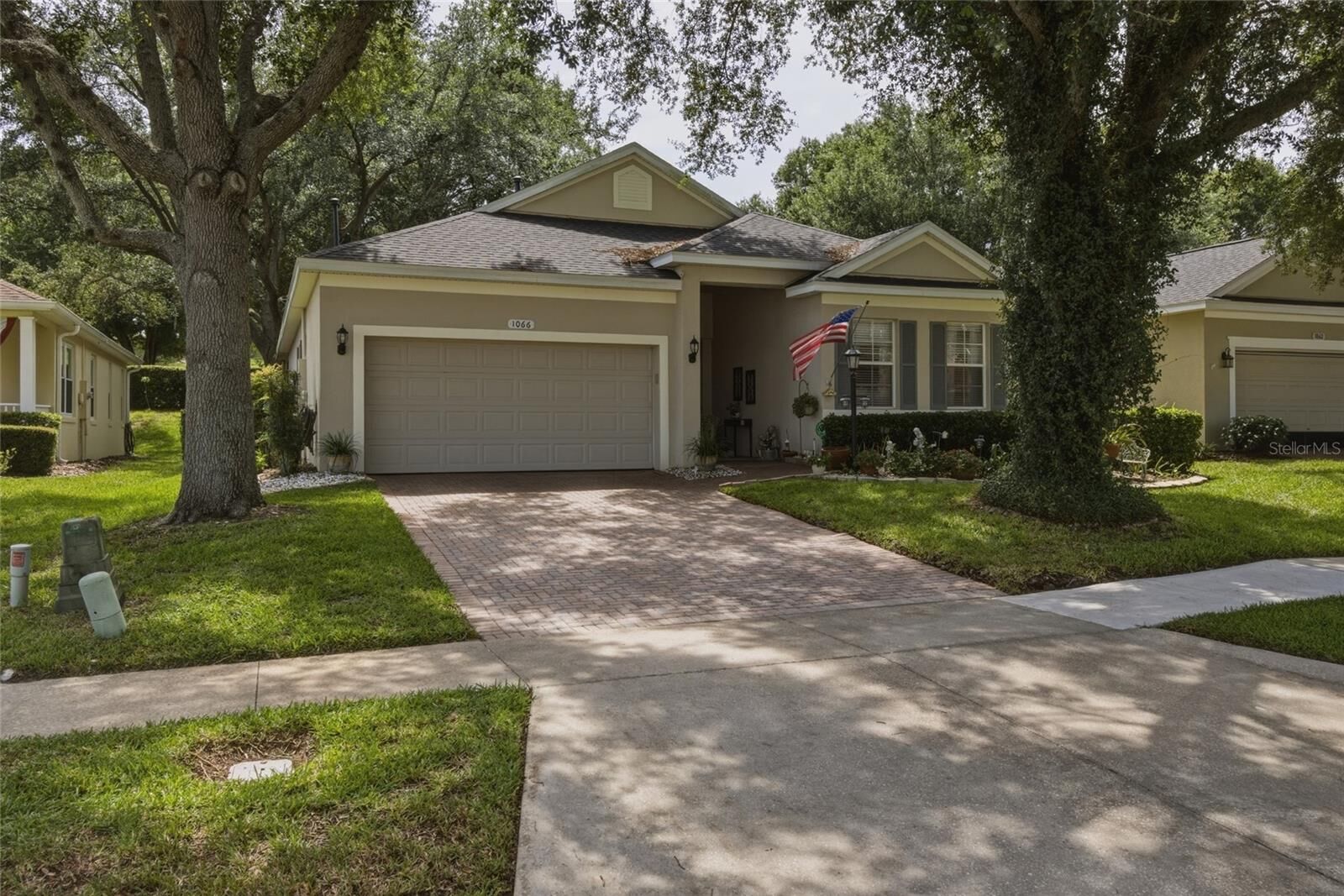 Property Photo:  1066 Mesa Verde Court  FL 34711 