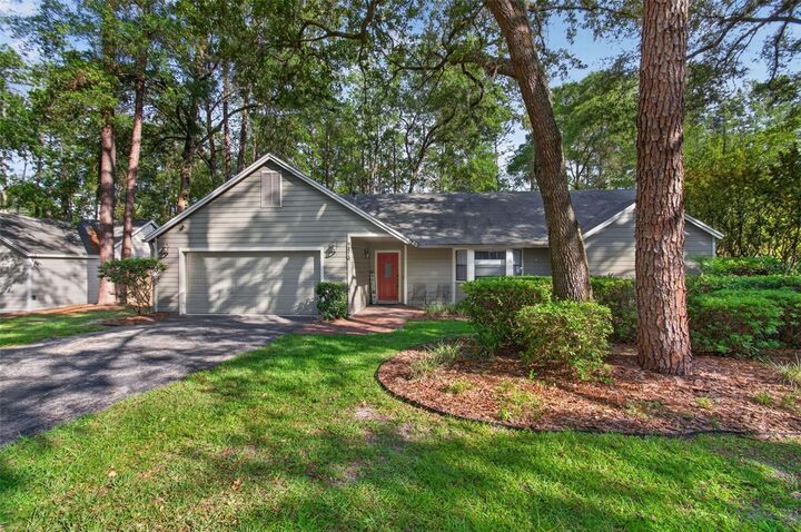 Property Photo: 8215 SW 47th Road FL 32608