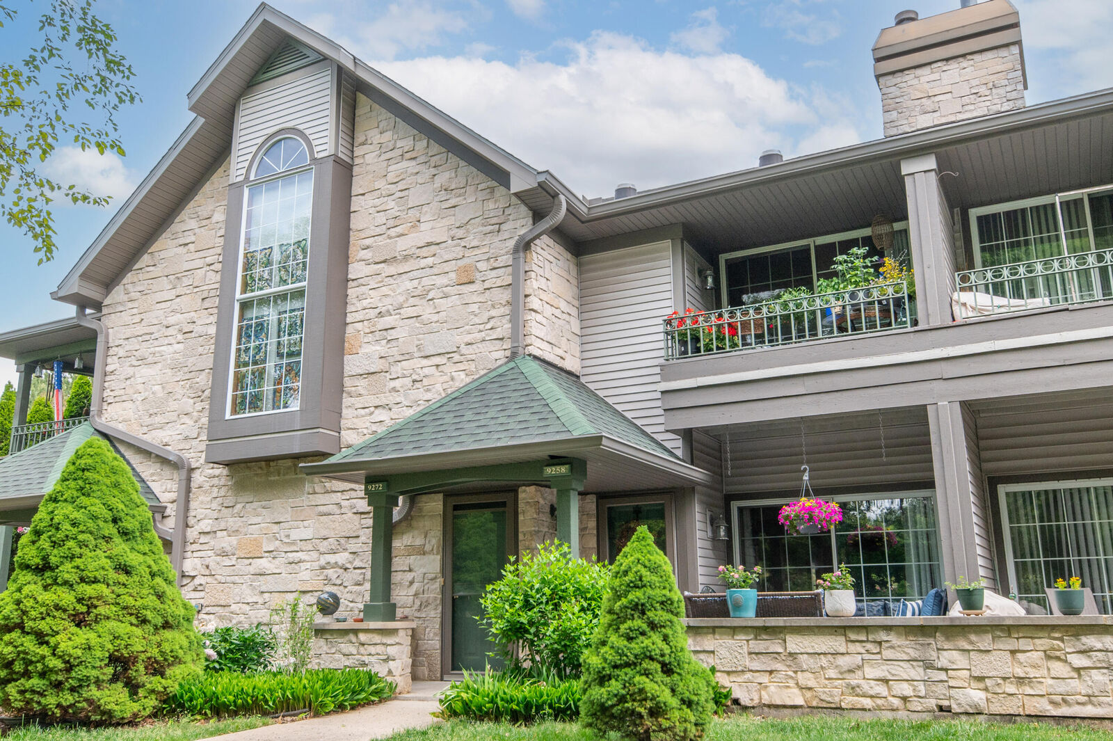 Property Photo: 9258 W Kelly Pl WI 53130