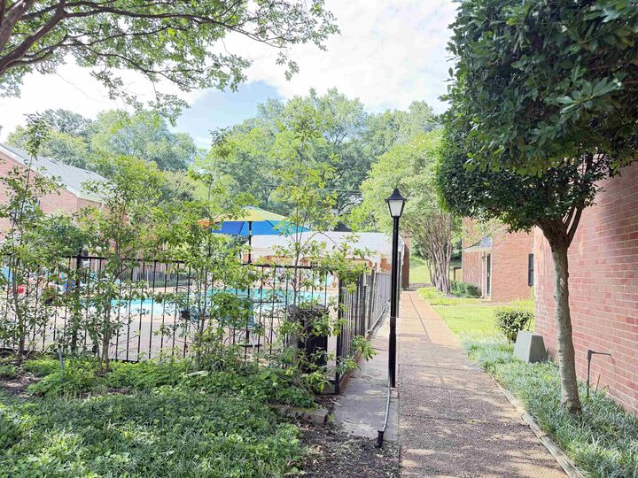 Property Photo:  5718 Quince Rd 13  TN 38119 