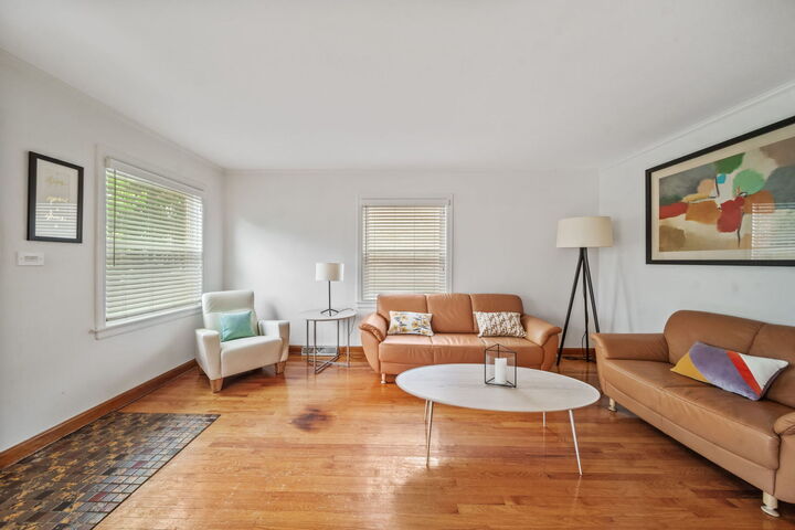 Property Photo:  5041 N New England Avenue  IL 60656 