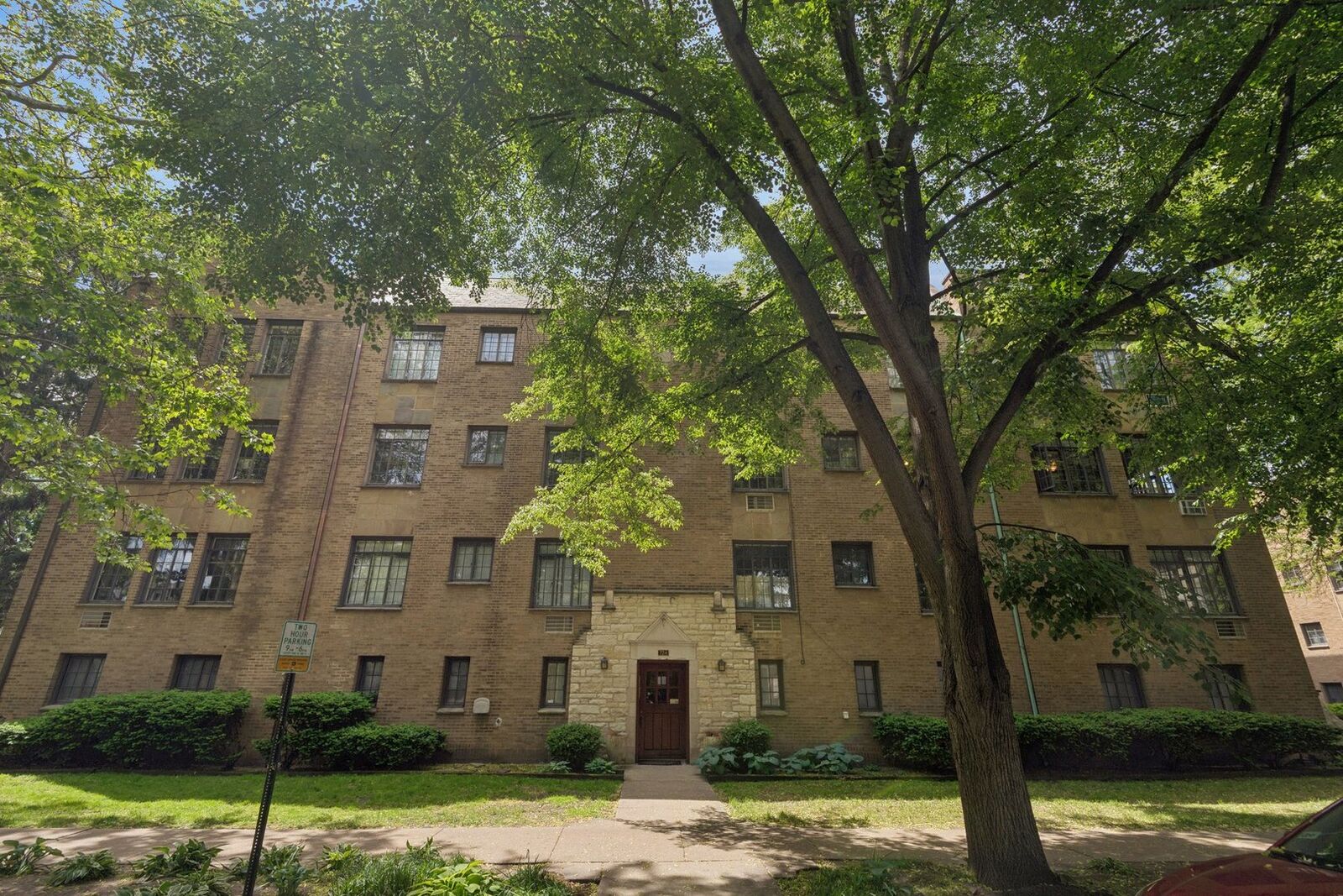 Property Photo: 724 Noyes Street F2 IL 60201