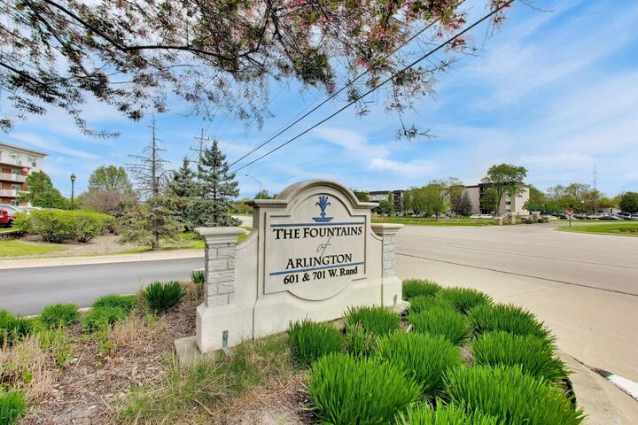 Property Photo: 601 W Rand Road 201 IL 60004
