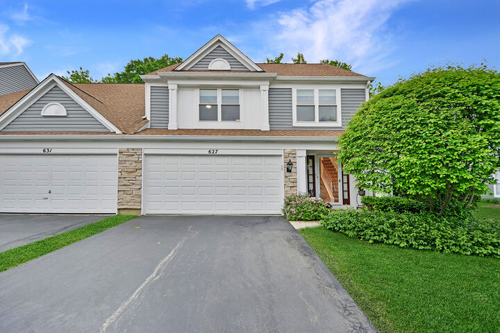 Property Photo:  627 N Charter Hall Drive  IL 60067 