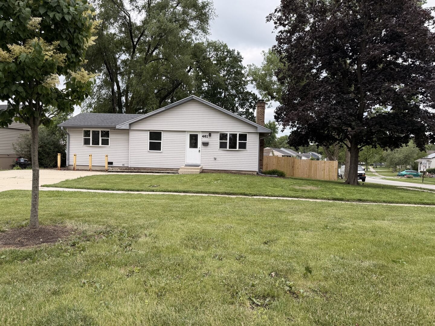 Property Photo:  461 E Fullerton Avenue S  IL 60139 