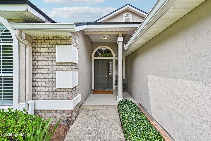 Property Photo:  1472 Greenway Place  FL 32003 