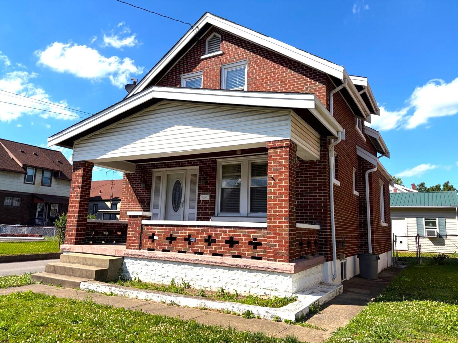 Property Photo: 211 Stokesay Street KY 41016