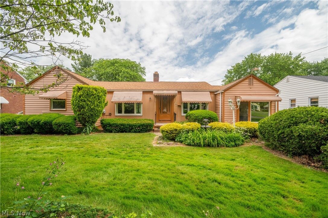 Property Photo: 364 Brookfield Avenue OH 44512