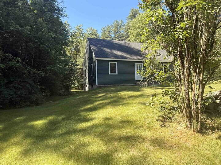 Property Photo: 25 Lawrence Lane NH 03049
