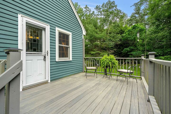 Property Photo:  25 Lawrence Lane  NH 03049 