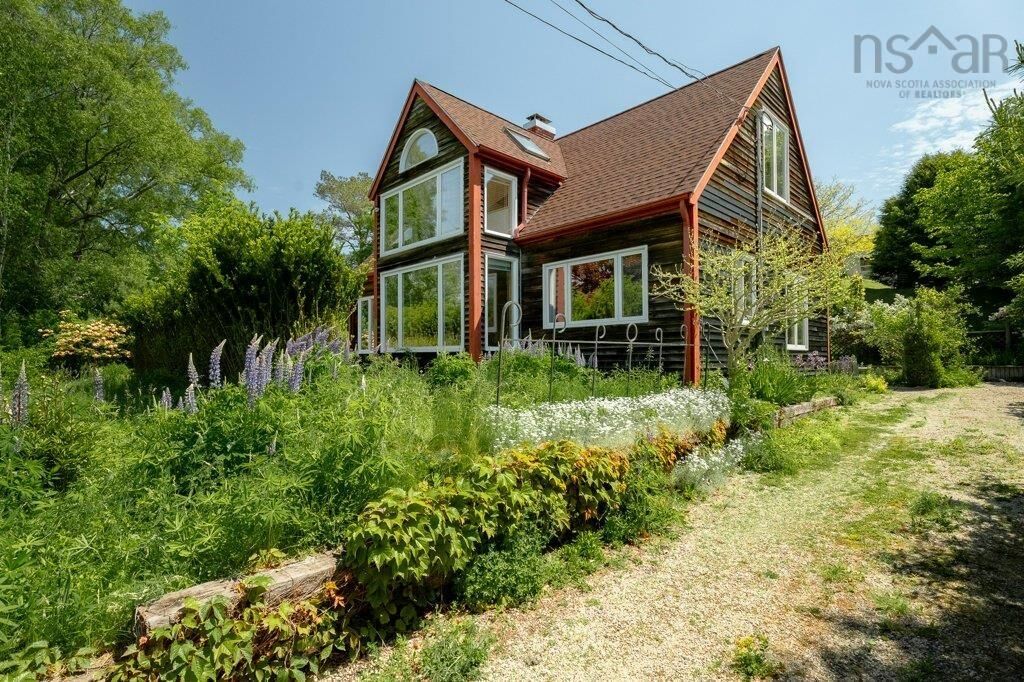 Property Photo: 208 Victoria Street NS B0J 1J0