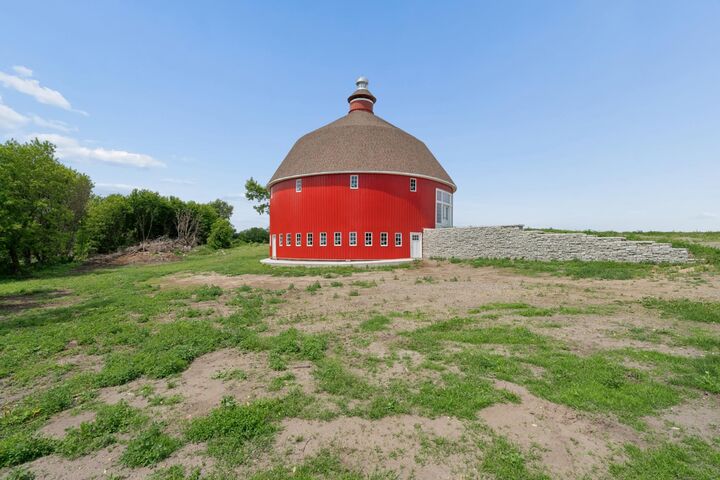 Property Photo:  Xxxxx Hassan Parkway  MN 55374 