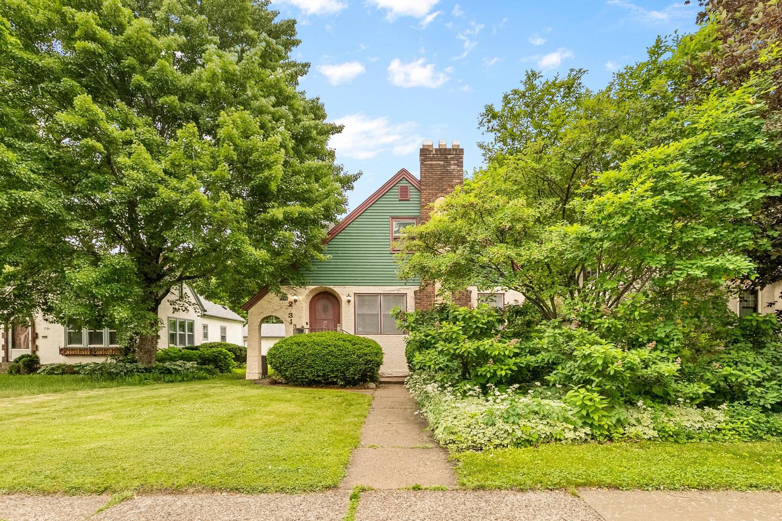 Property Photo: 2731 Cleveland Street NE MN 55418