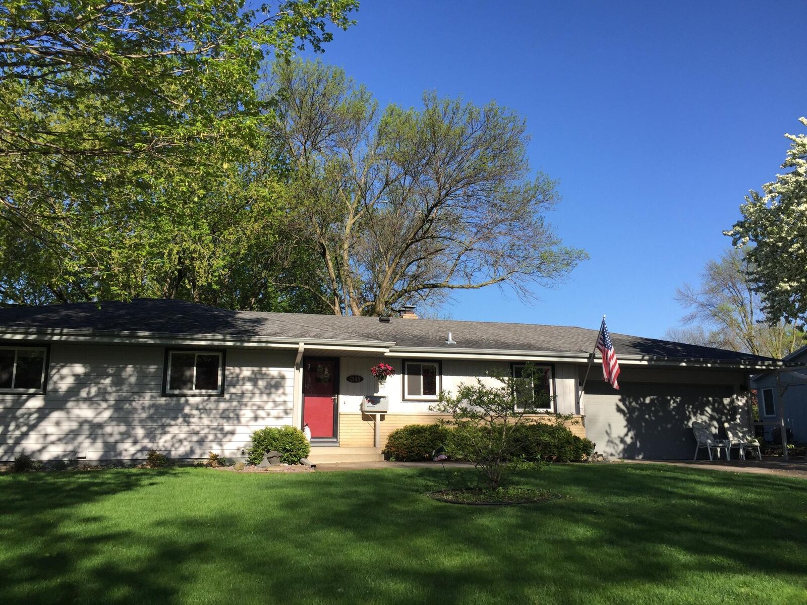 Property Photo: 2145 Zealand Avenue N MN 55427