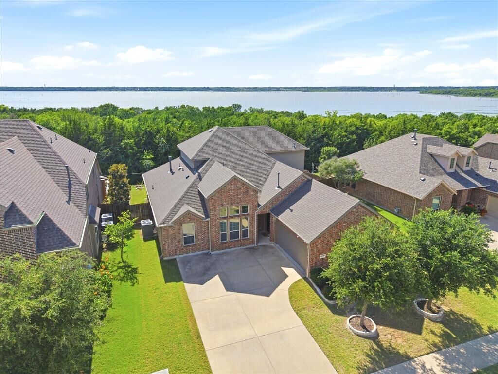 Property Photo: 3909 Whitman Drive TX 75087