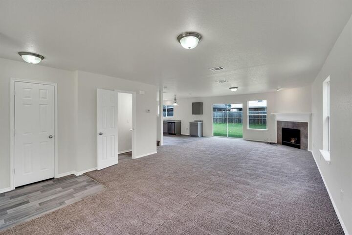 Property Photo:  158 Washington Way  TX 76084 